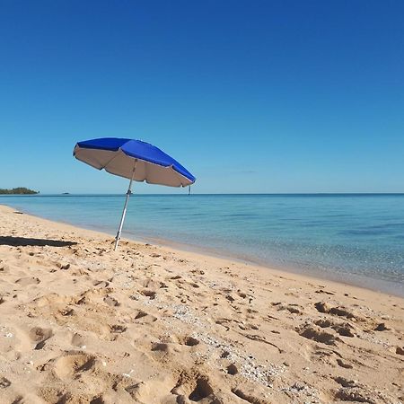 Secluded And Modern Beachfront House Hotel Nassau Room photo