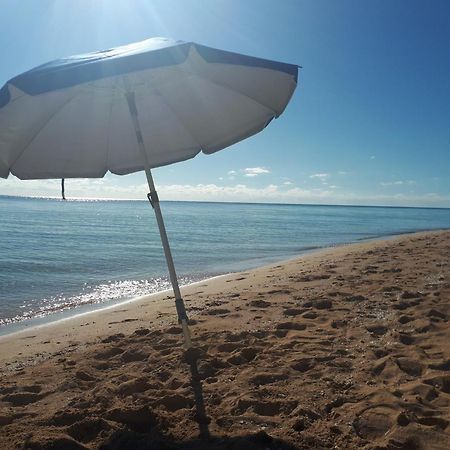 Secluded And Modern Beachfront House Hotel Nassau Room photo