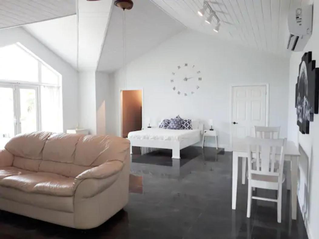 Secluded And Modern Beachfront House Hotel Nassau Exterior photo