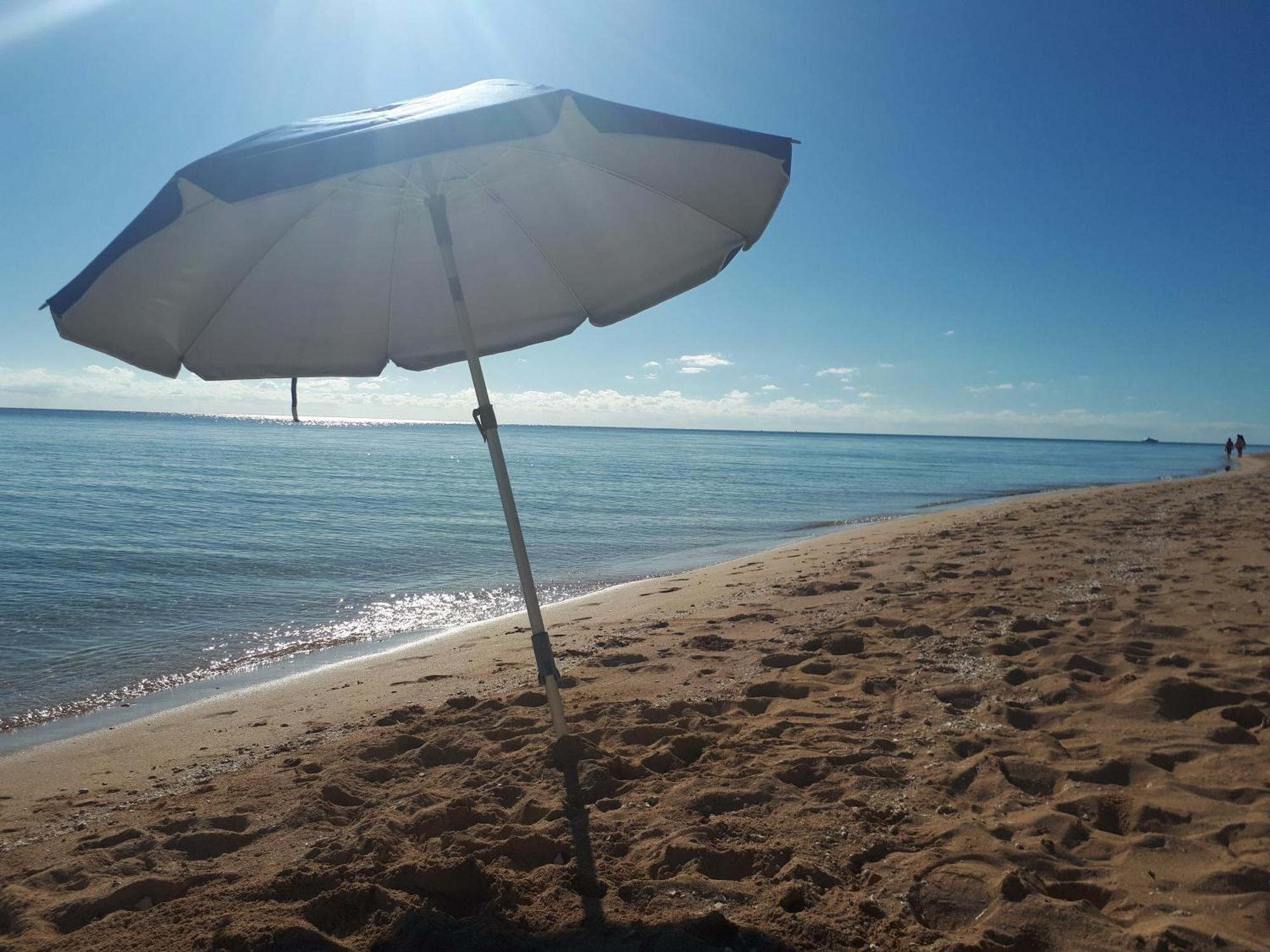 Secluded And Modern Beachfront House Hotel Nassau Room photo